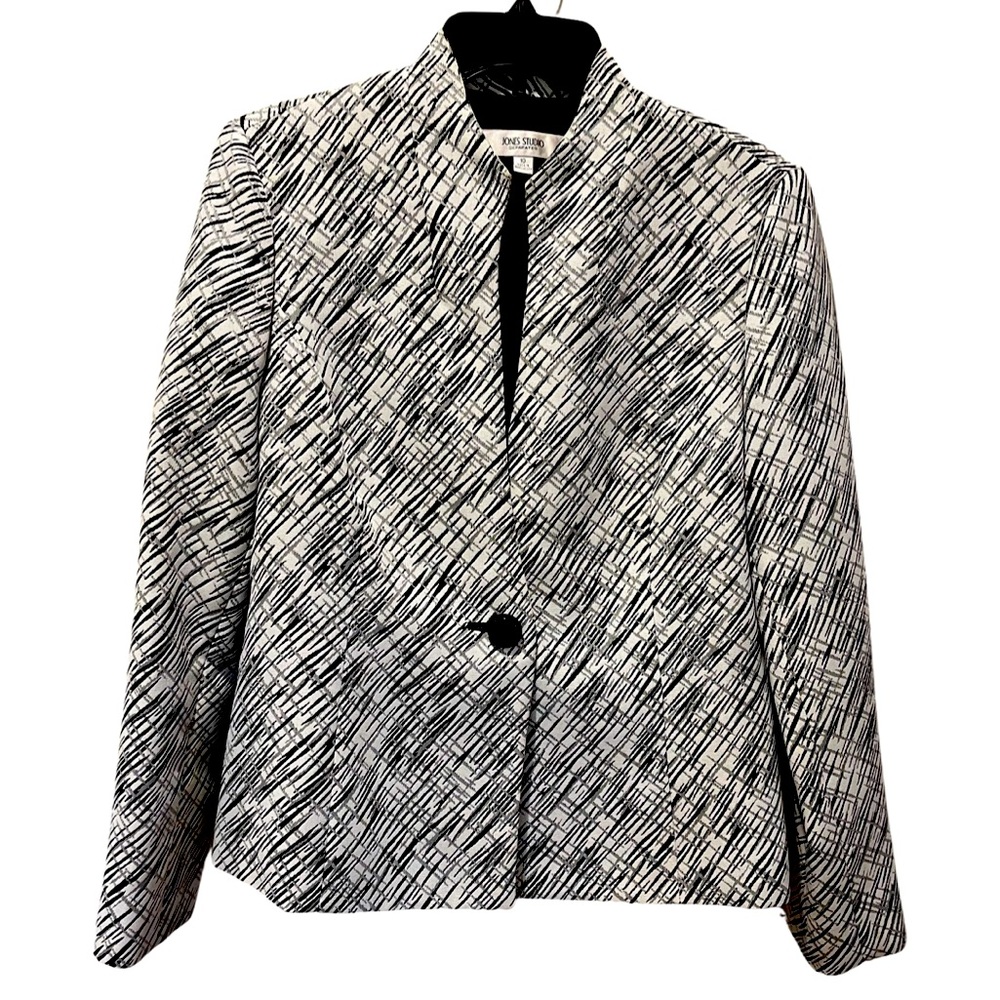 Jones Studio blazer.